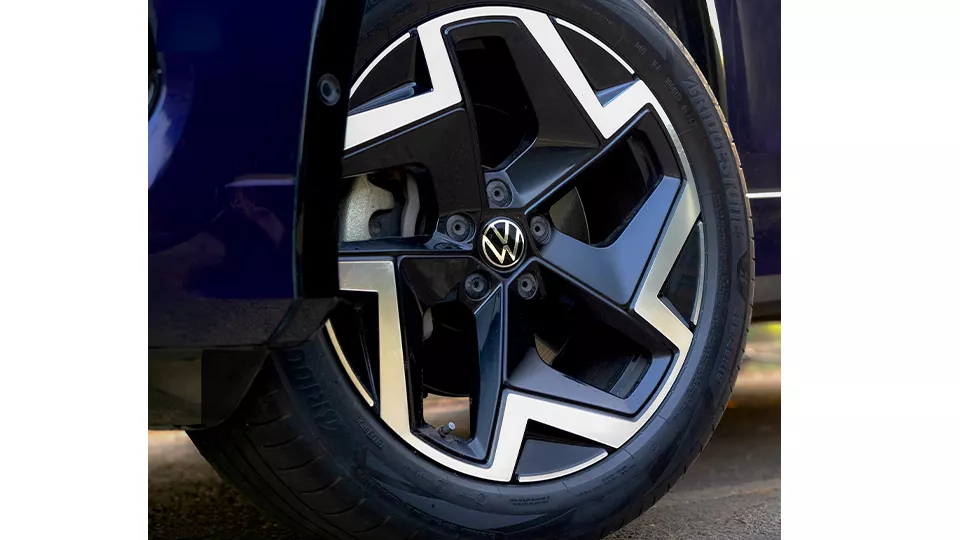 19-inch 'Coventry' diamond-turned alloy wheels